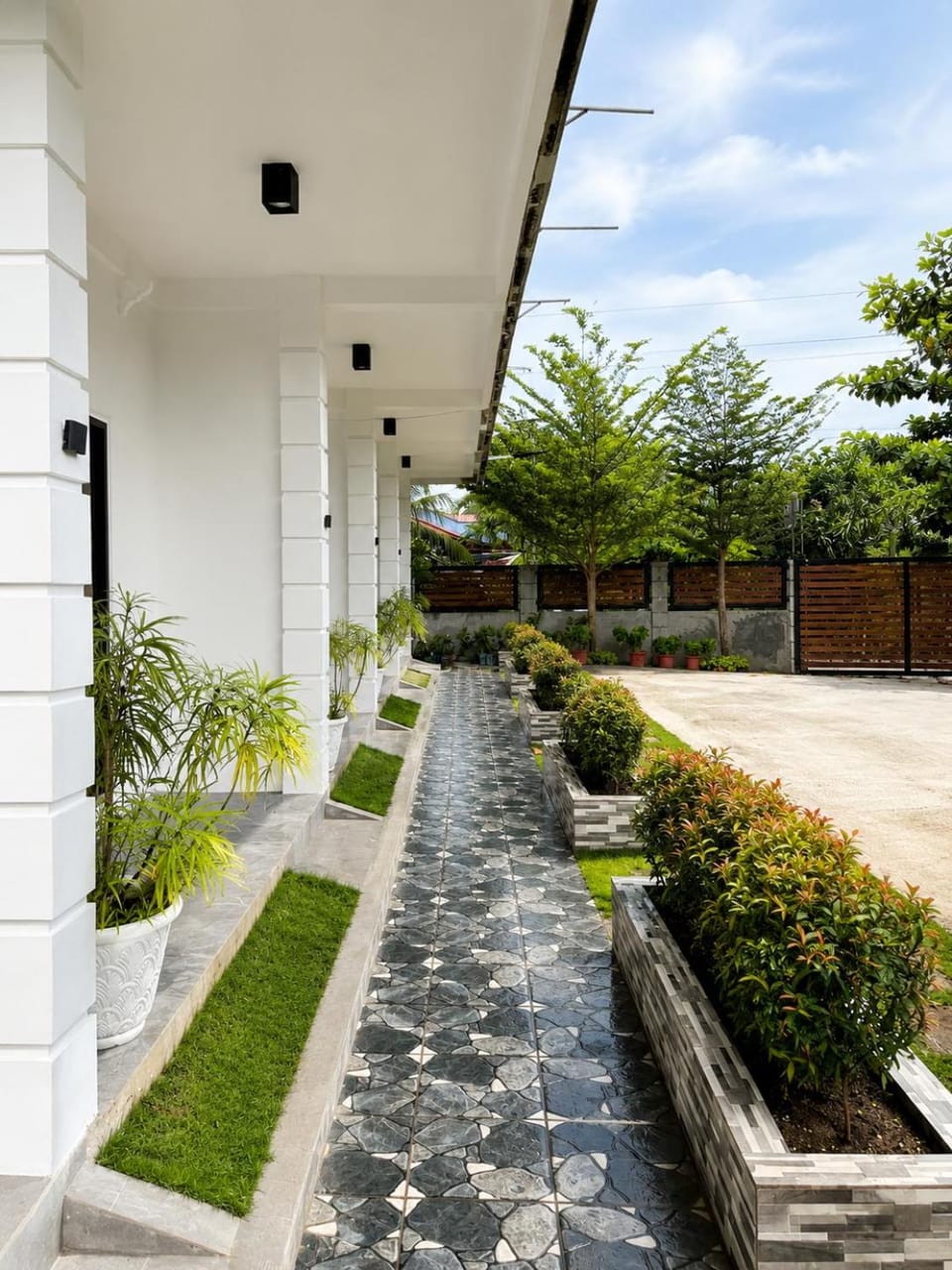 Cosy West Inn Bed and Breakfast in Central Visayas