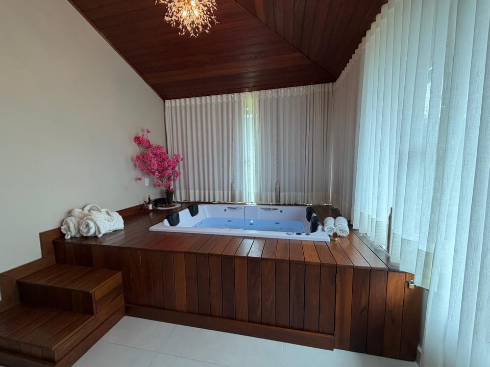 Refúgio Premium nas Montanhas de Alfredo Chaves Refúgio nas Montanhas de Alfredo Chaves com Piscina Jacuzzi Aquecida externa Suite Master com Hidro e Área Gourmet House in State of Espírito Santo, Brazil