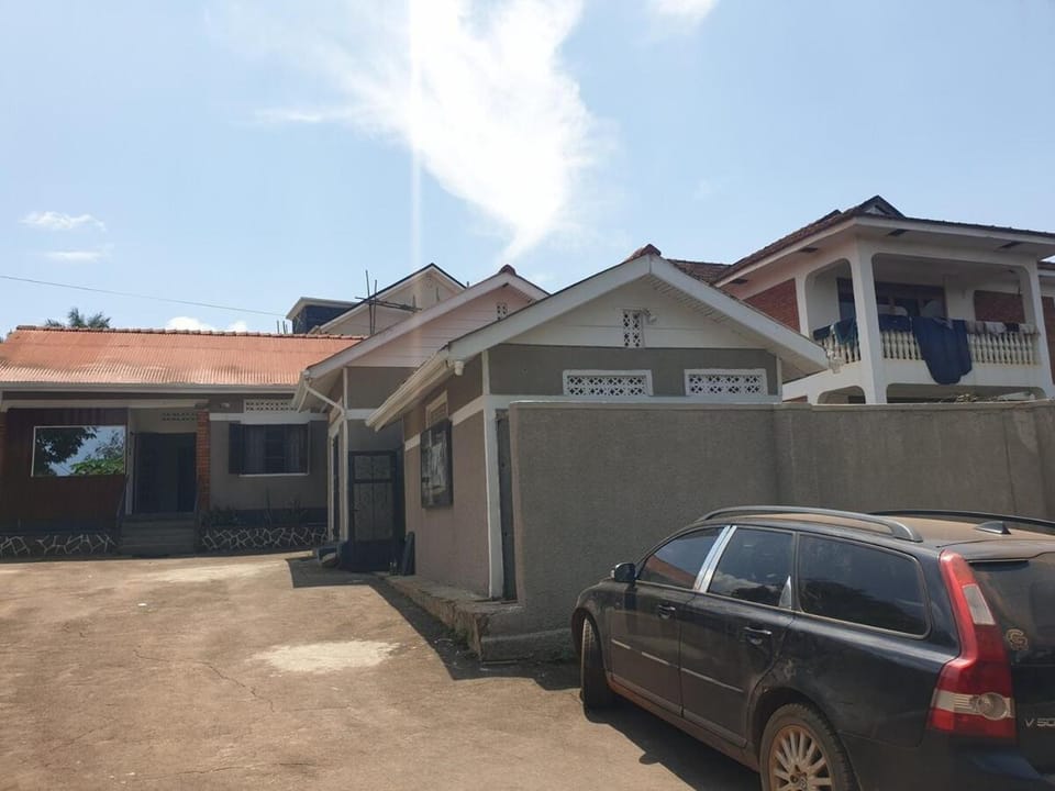 KBK COMFORT Accommodation Bed and Breakfast in Kampala
