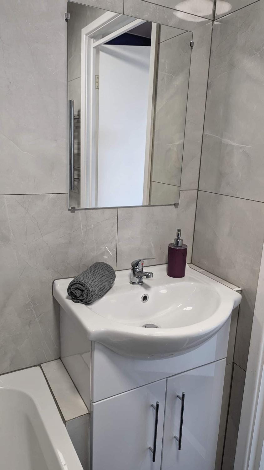 10 Mins Arena 2-Bed Flat Free Street Parking House in Sheffield