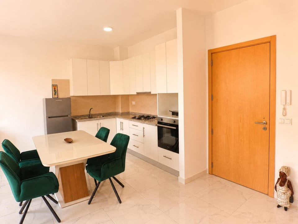 Kitchen or kitchenette, Seating area, Dining area