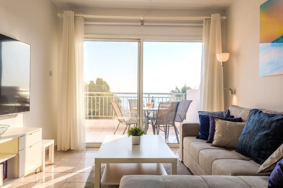 TV and multimedia, Balcony/Terrace, Living room