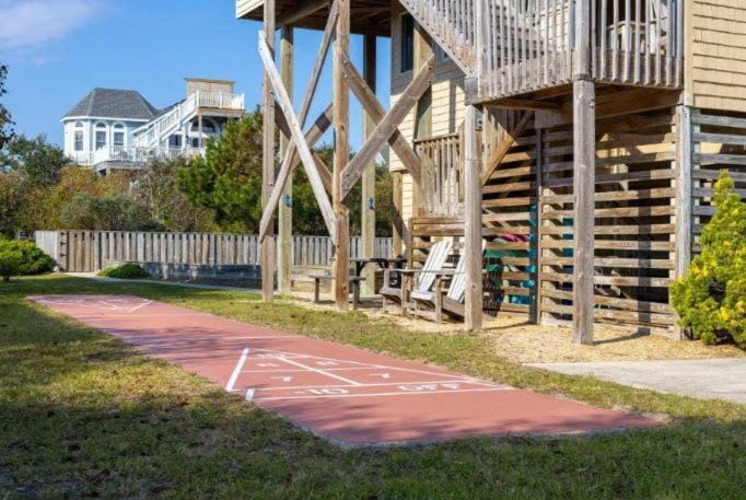 New Listing 3 Mins to Beach Pool Shuffleboard House in Corolla