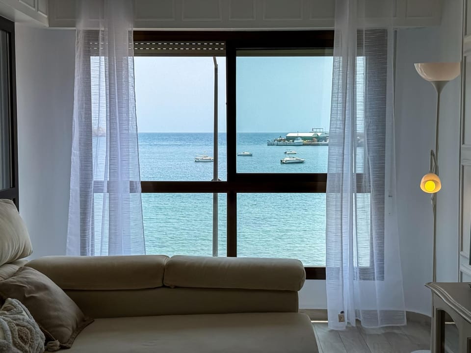 Living room, Sea view