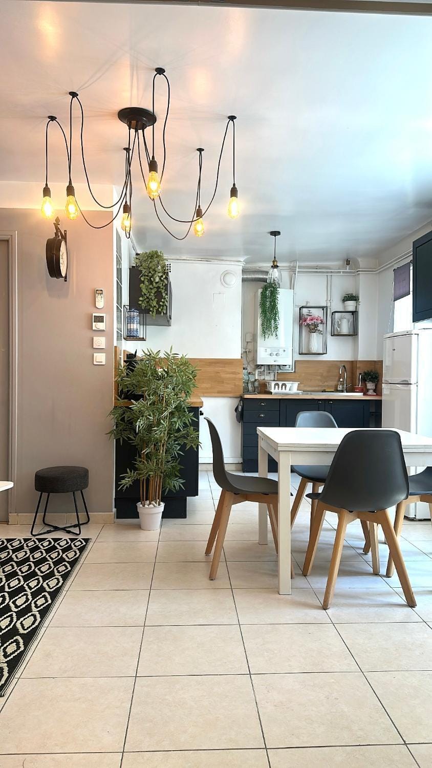 FLCbm - Beach 50 m - Air conditioning - Parking - 2 Bedrooms Apartment in Marseille