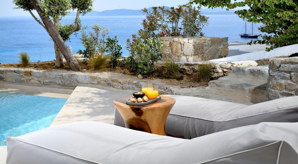 Etere Luxury Suites Bed and Breakfast in Agios Ioannis Diakoftis