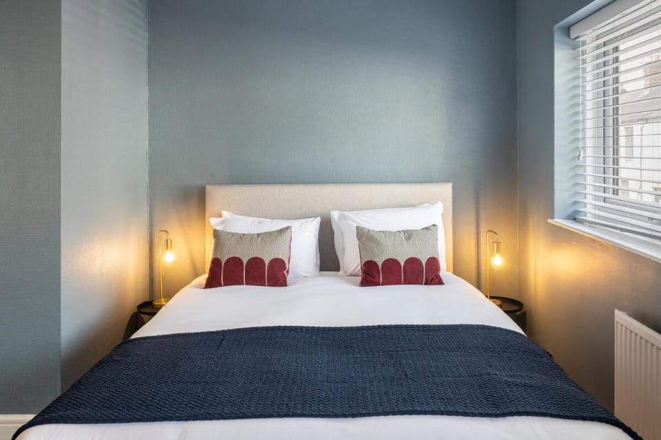 Mortimer Mews 2BR House Bed and Breakfast in Cardiff