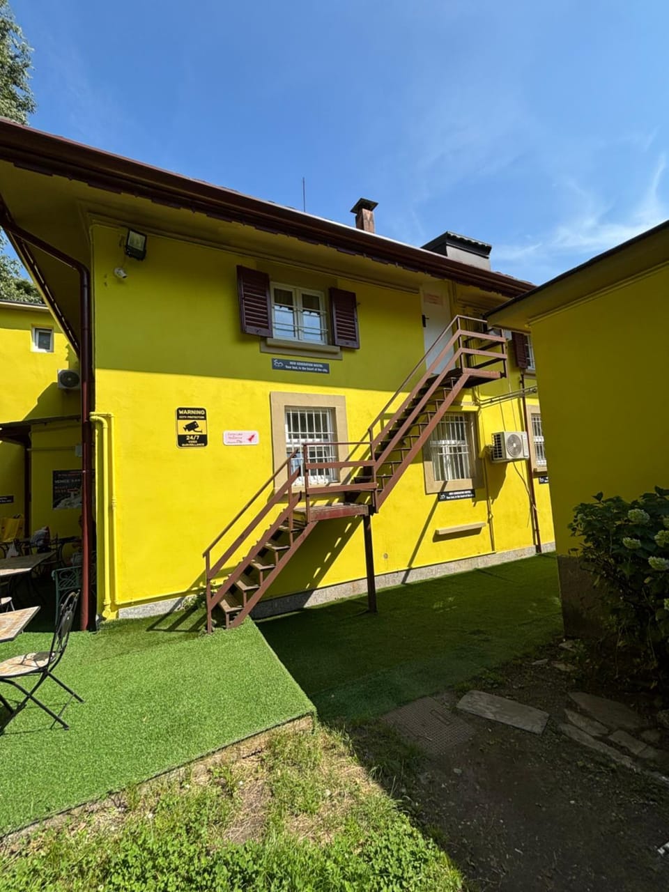 Property building, Garden