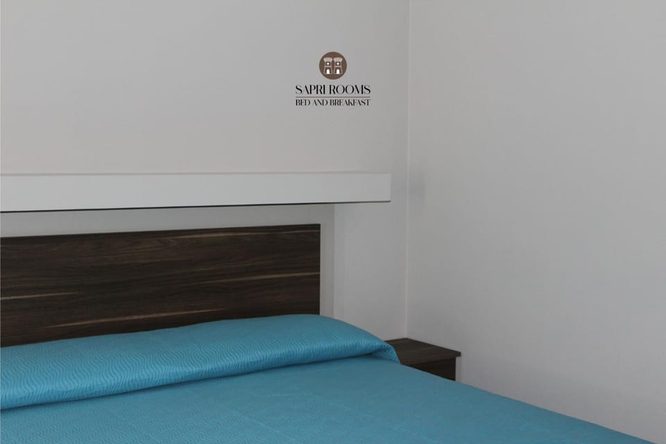 Bed, Photo of the whole room, Bedroom, Text overlay