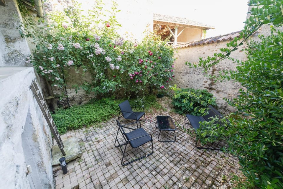 La Bonbonnière maison de ville 10 personnes Bed and Breakfast in Nouvelle-Aquitaine