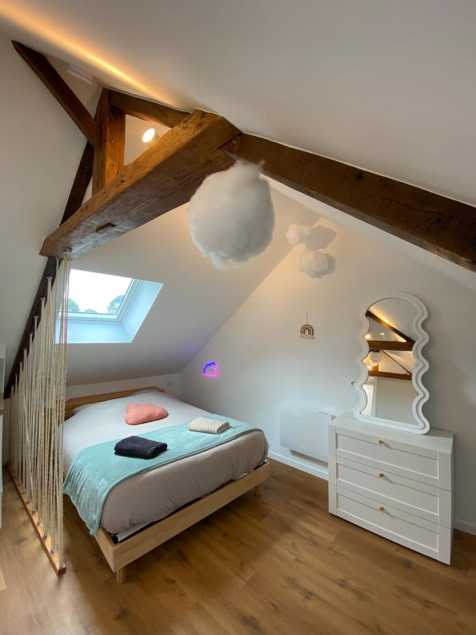 Bed, Photo of the whole room, Bedroom
