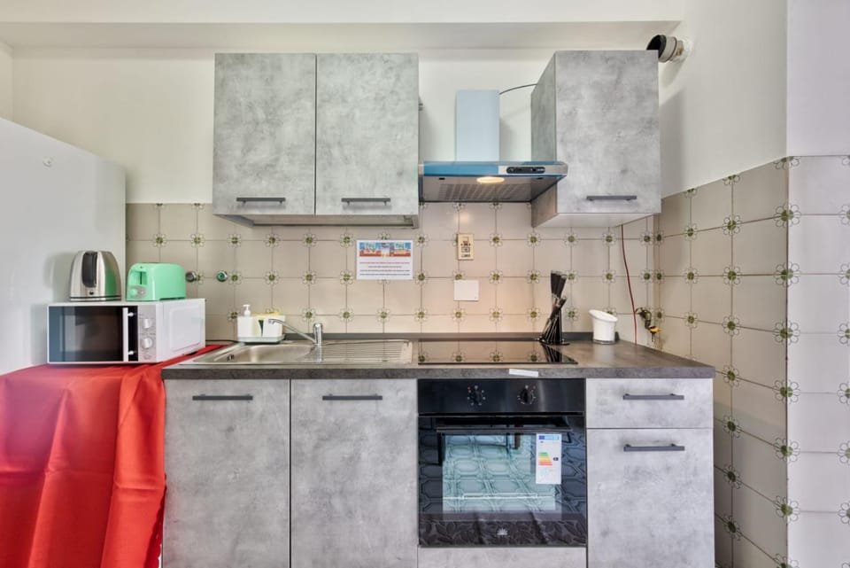 Communal kitchen, kitchen