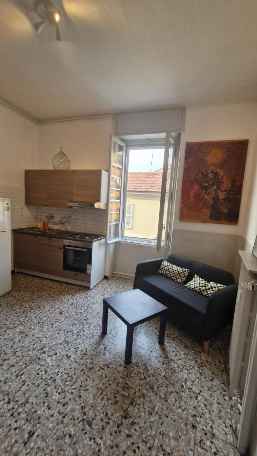 INTERO-CENTROstoricoOSPEDALE-120m2-TWOroons-ParcheggiaGratisVicino-parking free close Apartment in Alessandria