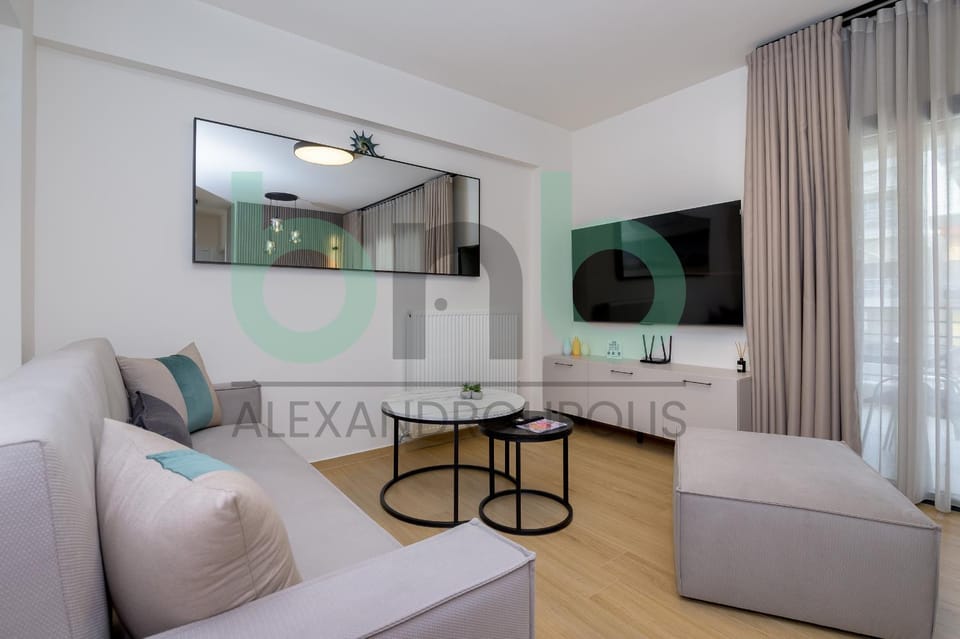 TV and multimedia, Living room, Seating area, internet