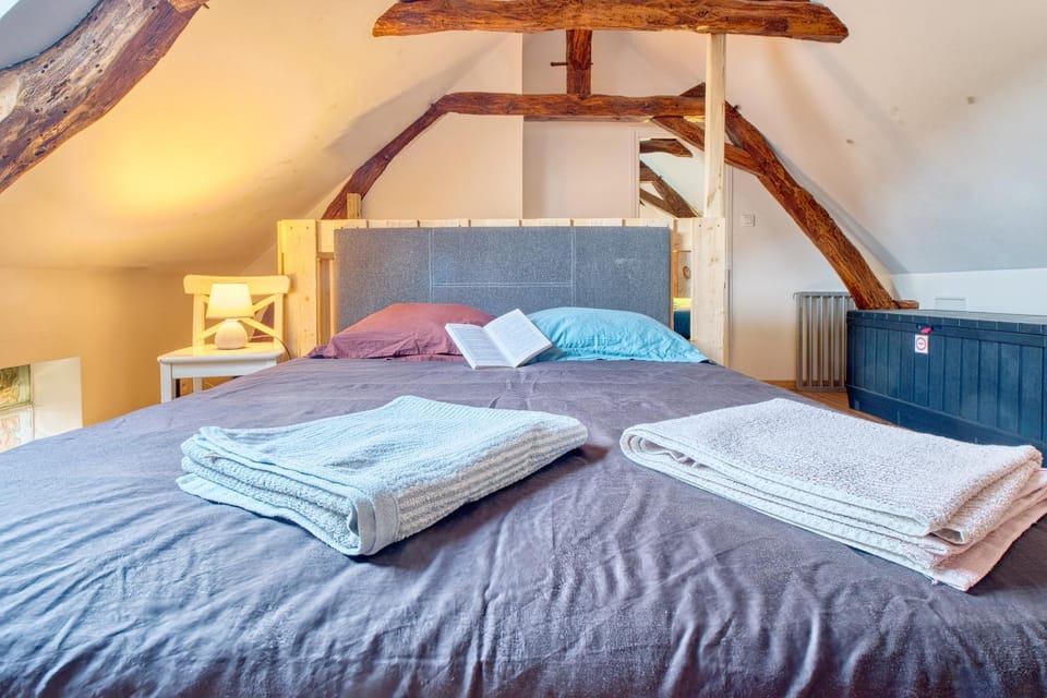 Property building, Living room, Bedroom