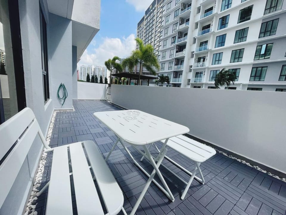 Patio, View (from property/room), Balcony/Terrace
