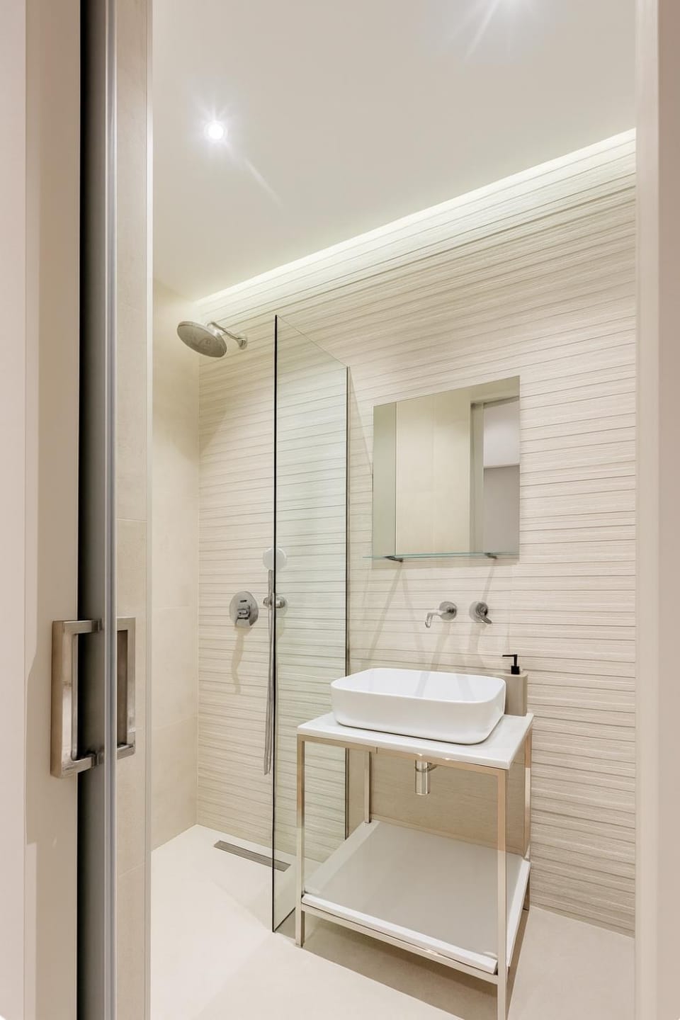 Blloku Luxurious Studio Apartment in Tirana