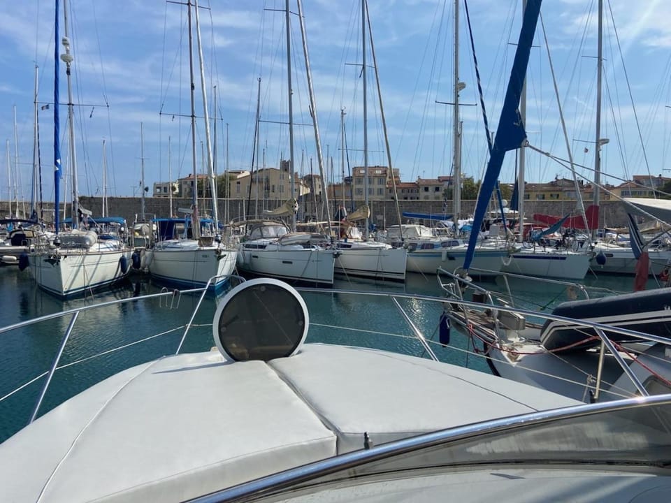 Séjour face au Vieil Antibes avec parking Apartment in Antibes