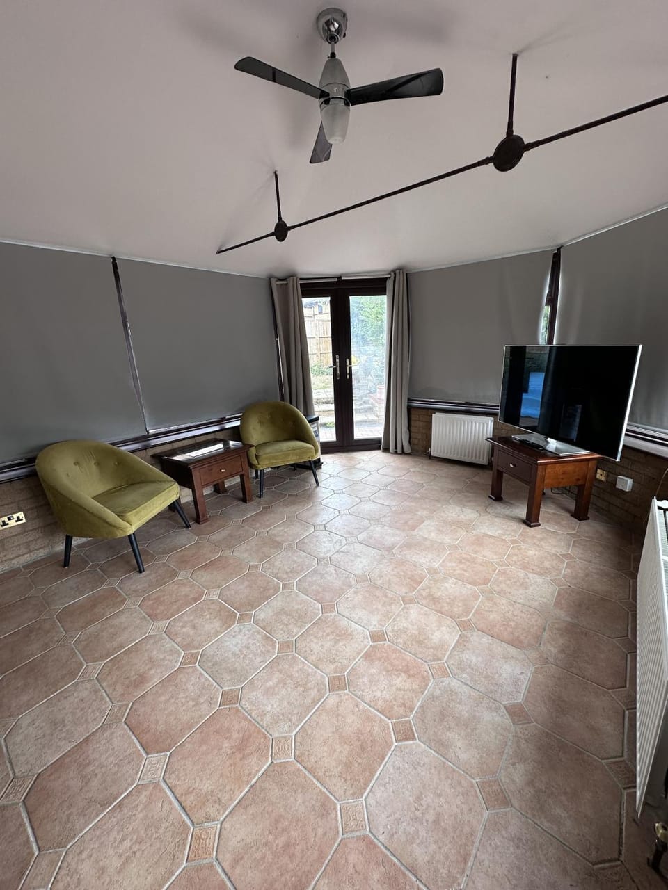 Lounge or bar, Seating area