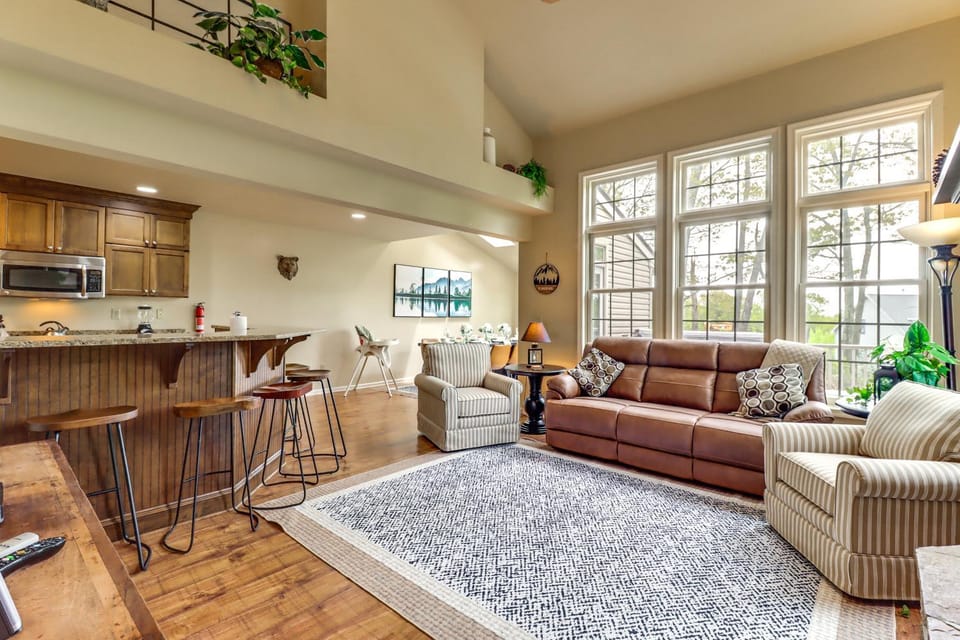 < 1 Mi to Big Boulder Mtn! Home w/ Hot Tub & Deck House in Kidder Township