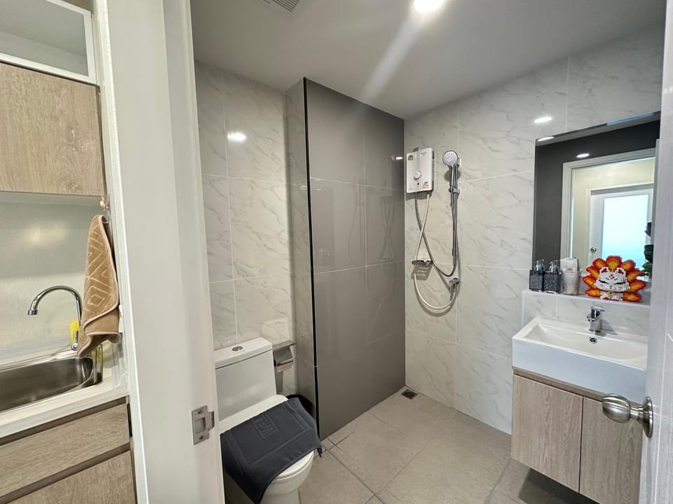 The Beach On The East Ville Apartment in Chon Buri Changwat