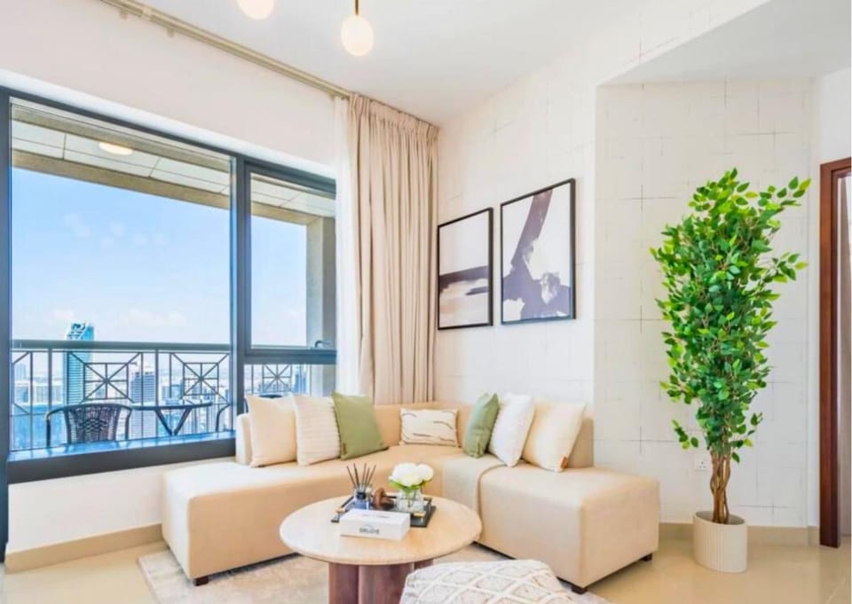 View (from property/room), Balcony/Terrace, Living room, Seating area, Dining area