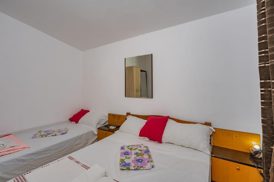 Apartmani Mijailovic PARKING WI-FI AIR CONDITION FREE Vacation rental in Budva Municipality