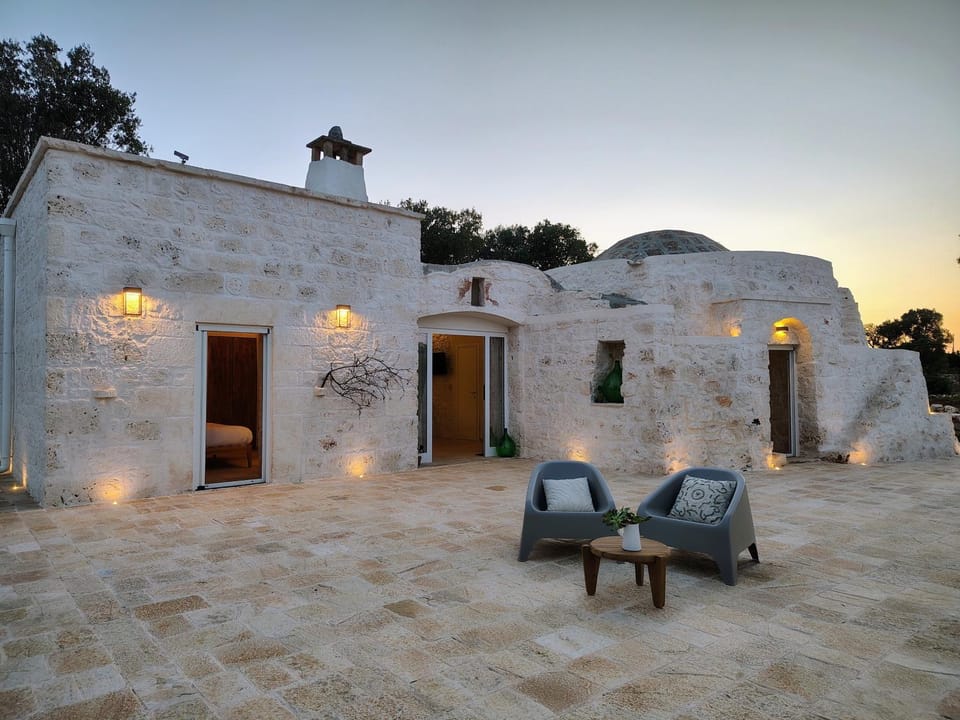 Property building, Garden, Balcony/Terrace