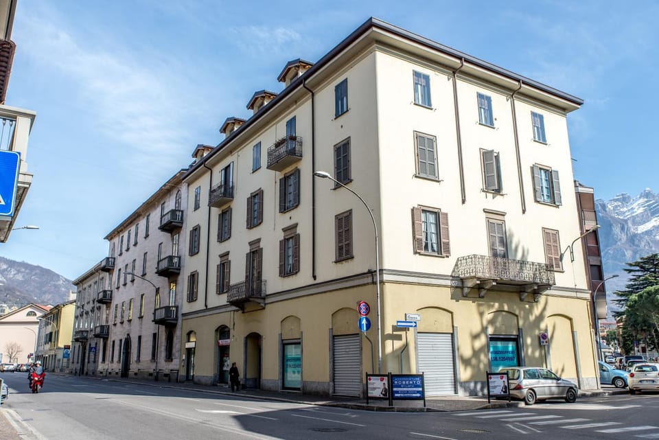 Property building, Facade/entrance