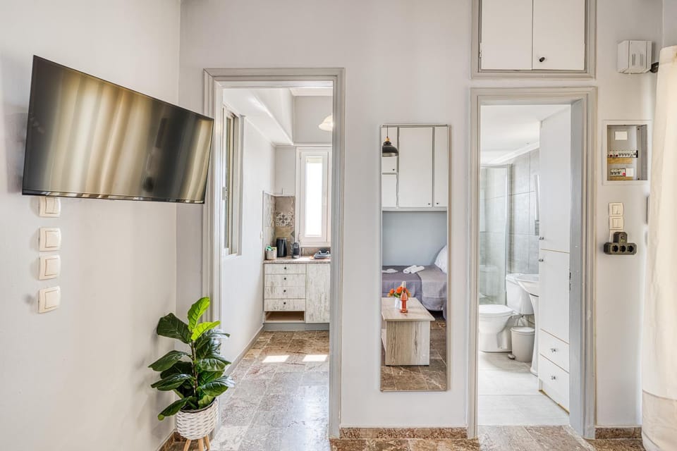 Toilet, Bathroom, Photo of the whole room, towels
