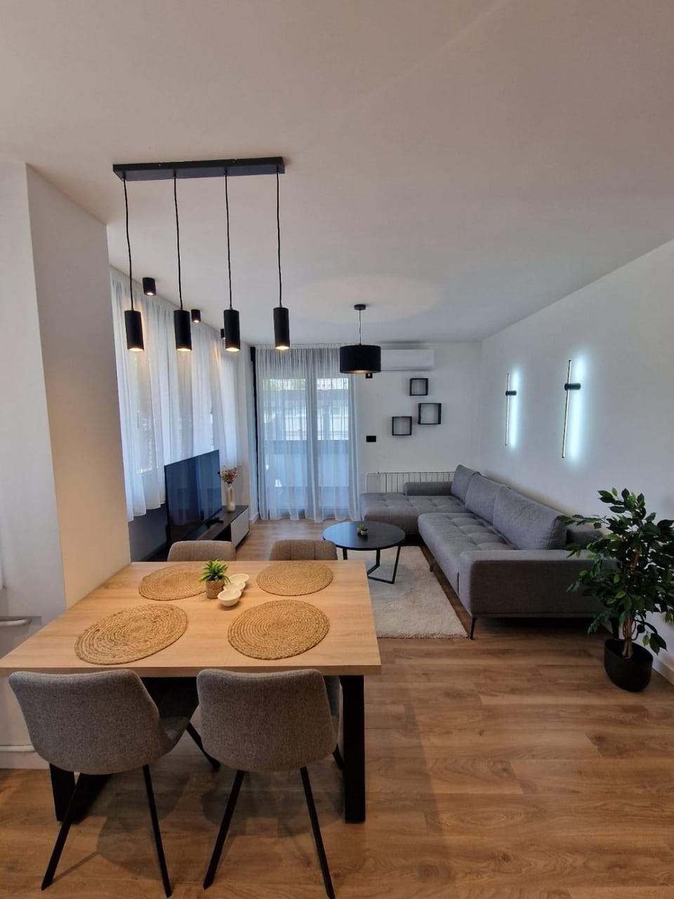 Living room, Seating area, Dining area