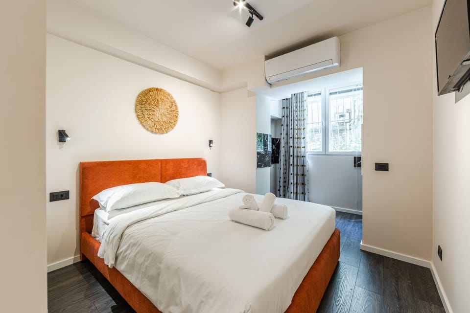 Bed, TV and multimedia, Bedroom, towels, wardrobe