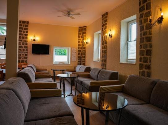 Communal lounge/ TV room, TV and multimedia, Living room, Seating area, Evening entertainment, fireplace