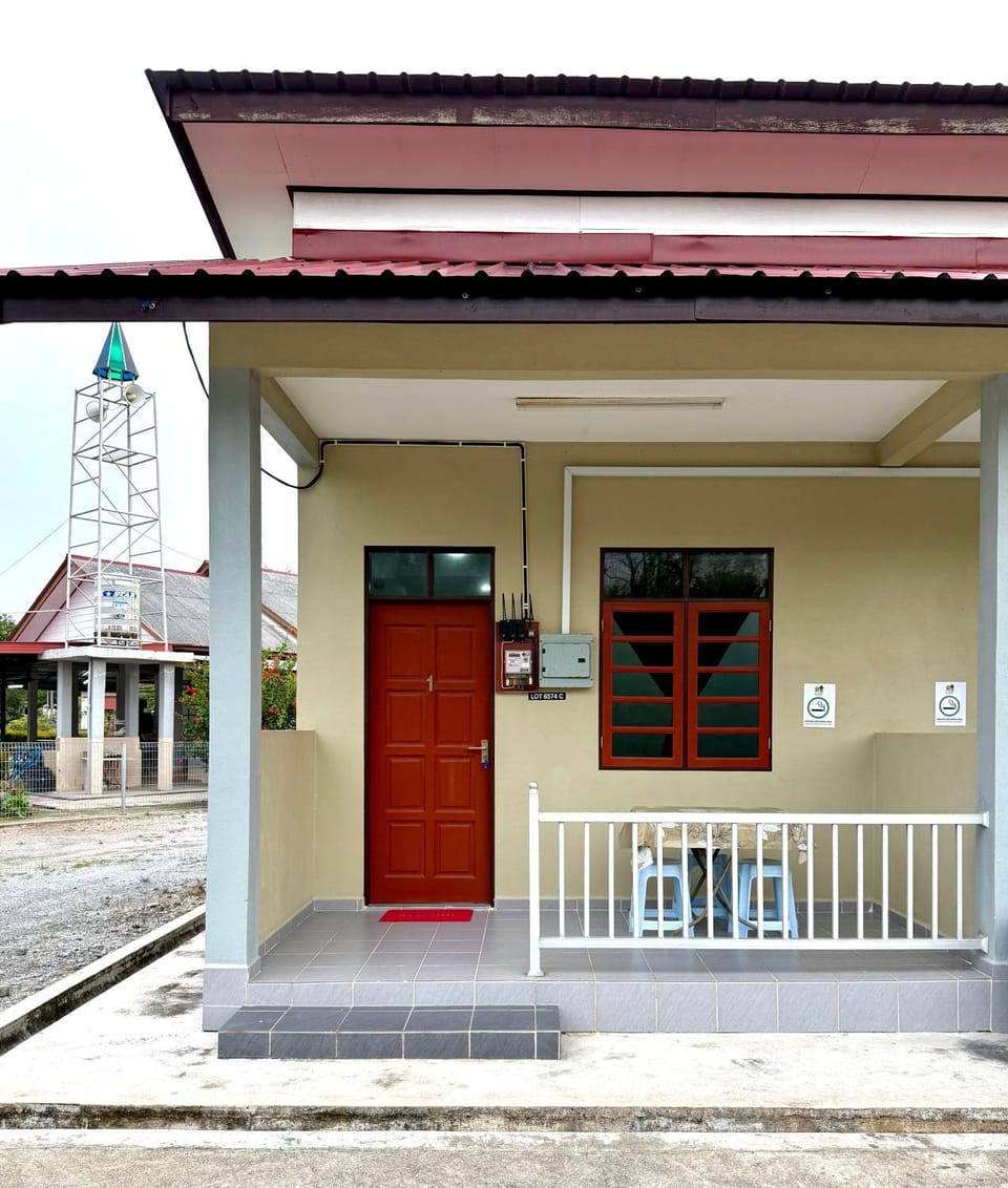Facade/entrance