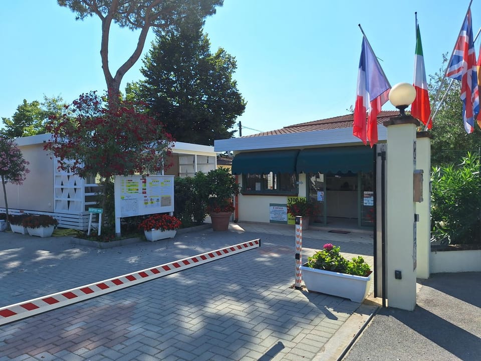 Camping Parco Vacanza Partaccia 2 Campground/ 
RV Resort in Marina di Massa