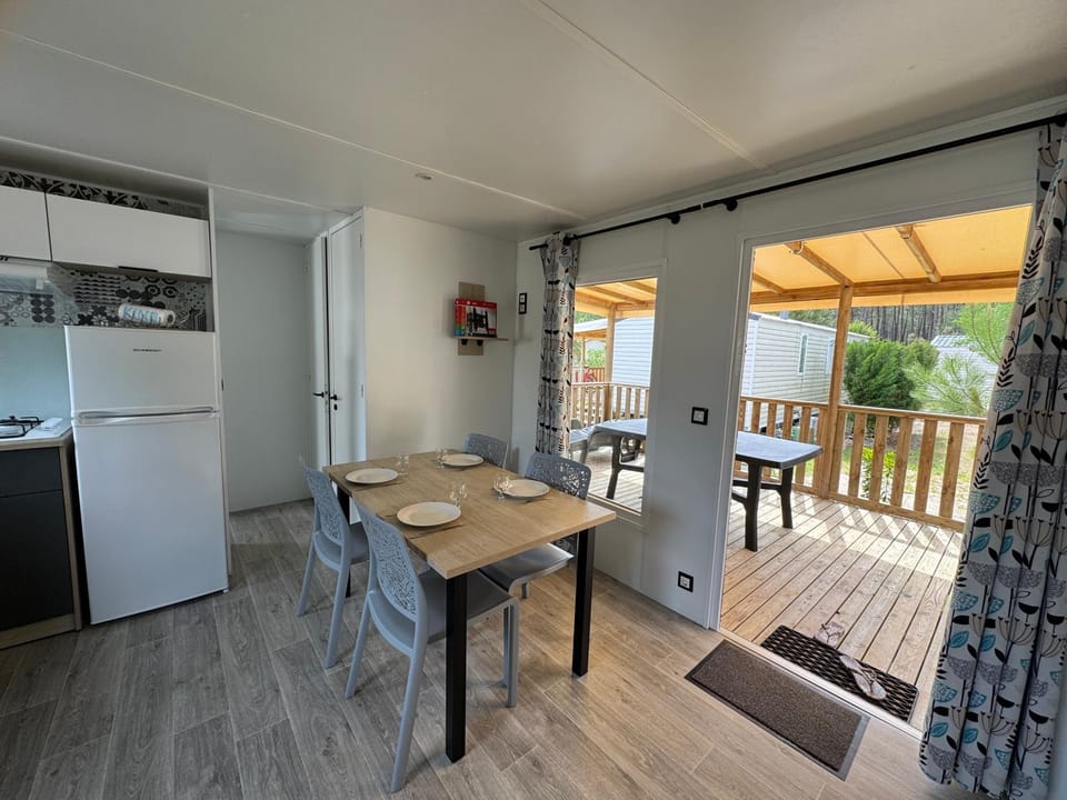 Patio, Balcony/Terrace, Kitchen or kitchenette, Living room, Dining area