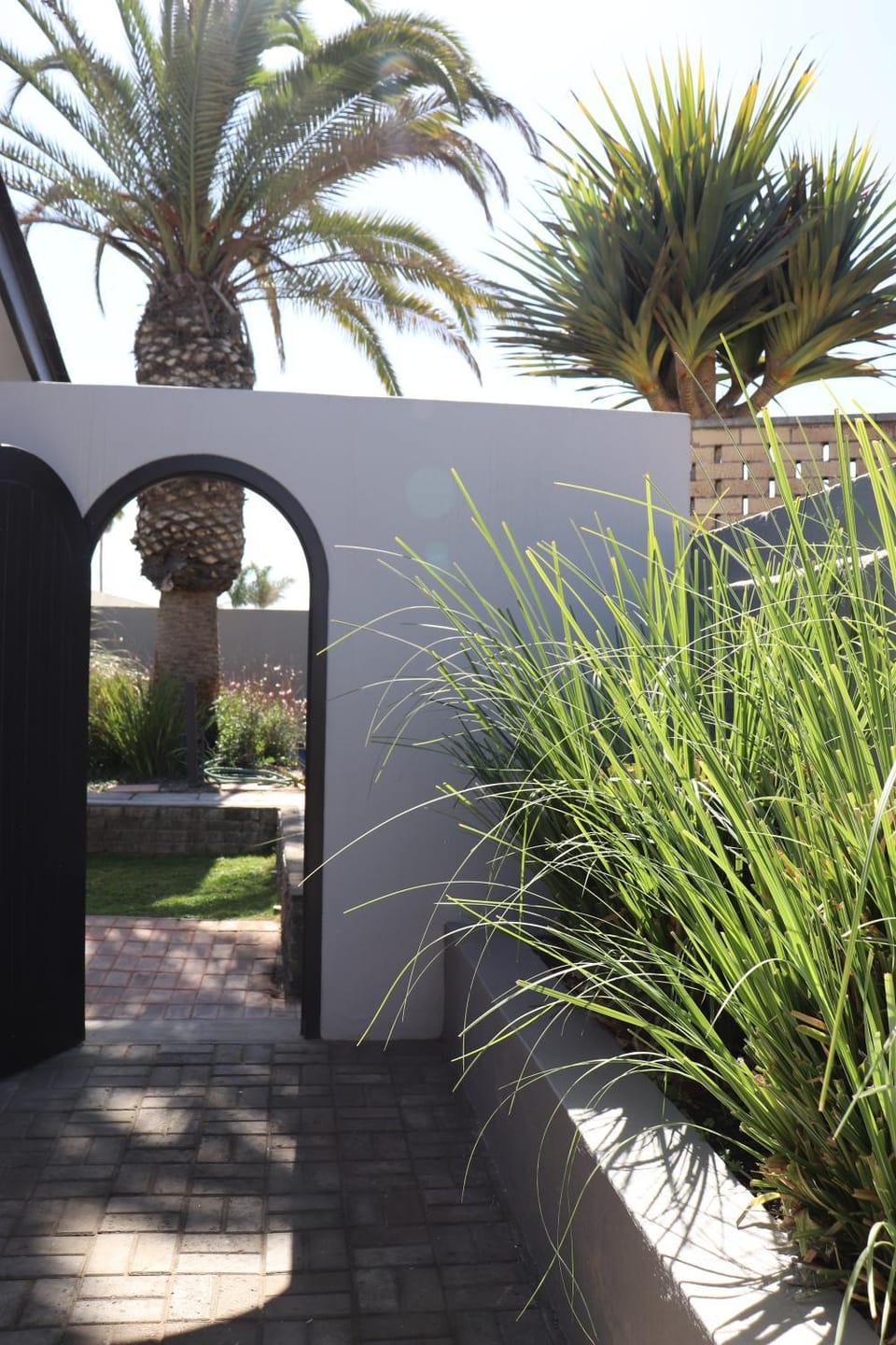 Facade/entrance, Natural landscape, Activities, Garden, Beach, Windsurfing, Garden view, Sports, Family