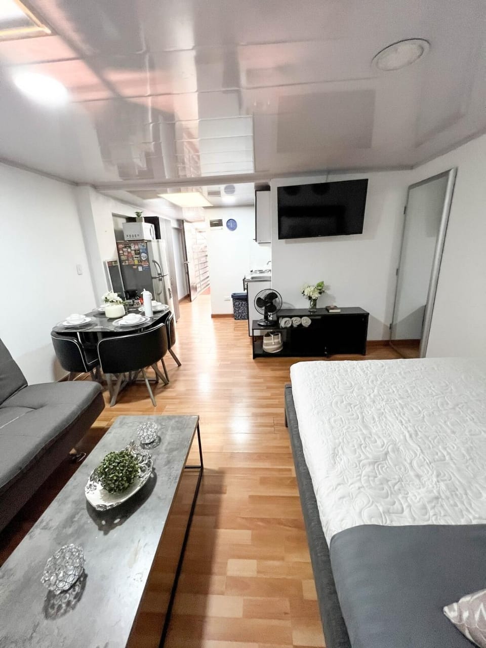 Photo of the whole room