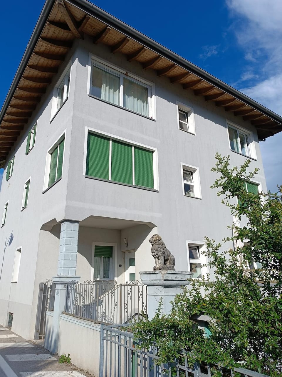 Property building, Balcony/Terrace