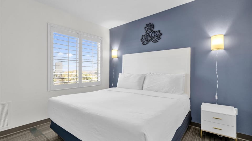 Bed, Bedroom, air conditioner