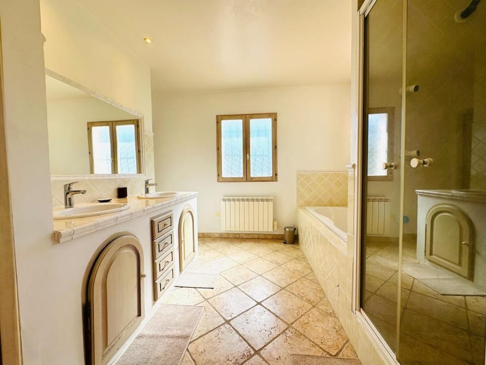 Bathroom, Bath