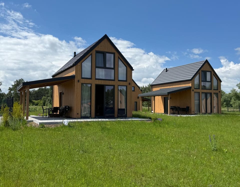 Property building, Day, Natural landscape, Garden, Balcony/Terrace, Balcony/Terrace, Garden view, sunbed