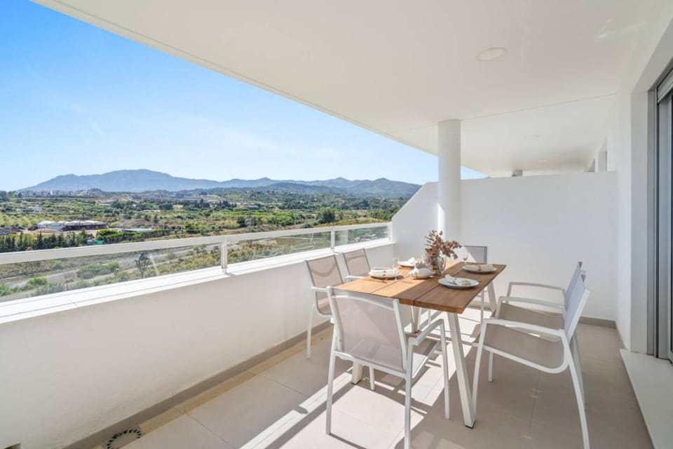Day, Natural landscape, View (from property/room), Balcony/Terrace, Balcony/Terrace, Dining area, Mountain view
