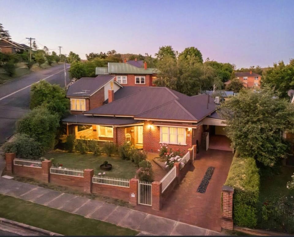 Botanical gardens retreat House in Wodonga