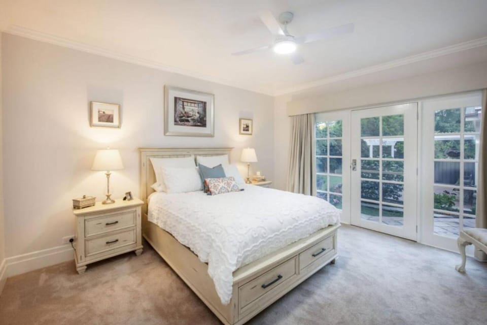 Botanical gardens retreat House in Wodonga
