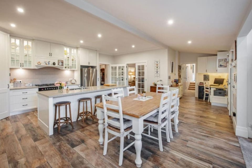 Botanical gardens retreat House in Wodonga