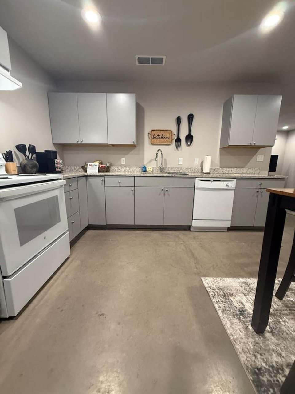 Calming Comfort Stay Apartment in Clovis