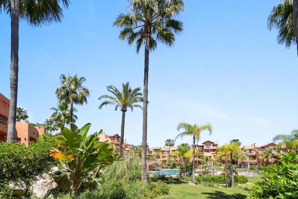 Day, Natural landscape, Garden, Swimming pool