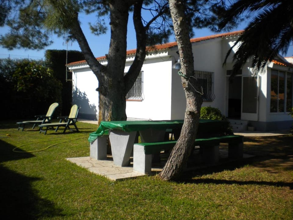 Property building, Spring, Garden