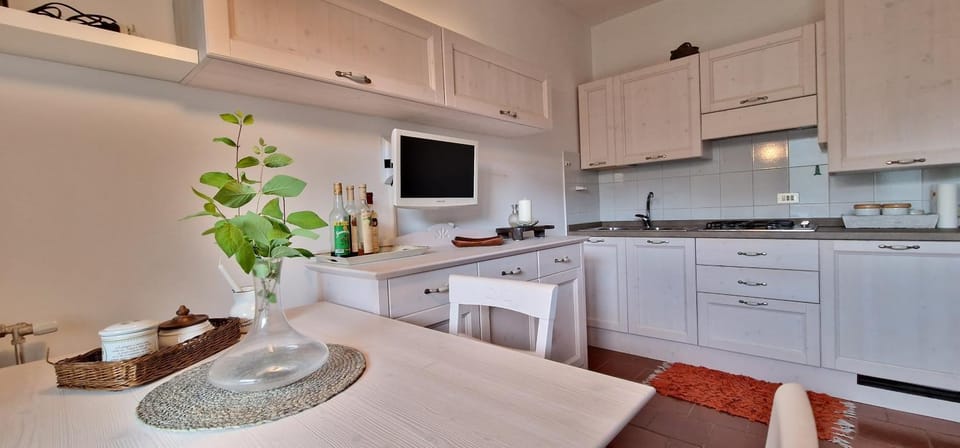 TV and multimedia, Kitchen or kitchenette, stove